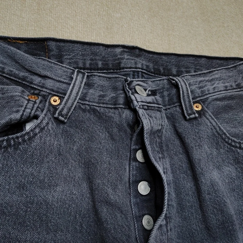 Levi's 501 Mens Jeans W33 L30 Gray Button Fly Straight Leg Denim Pants